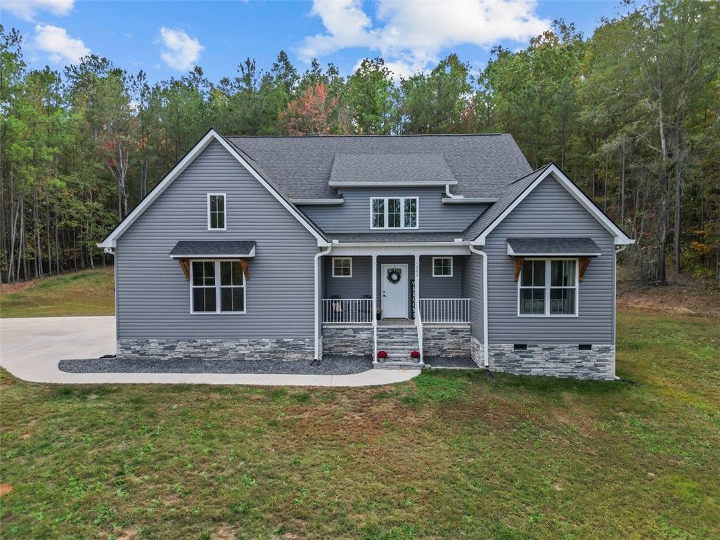 Property image 1 at 102 Splendor View, Pickens, SC 29671
