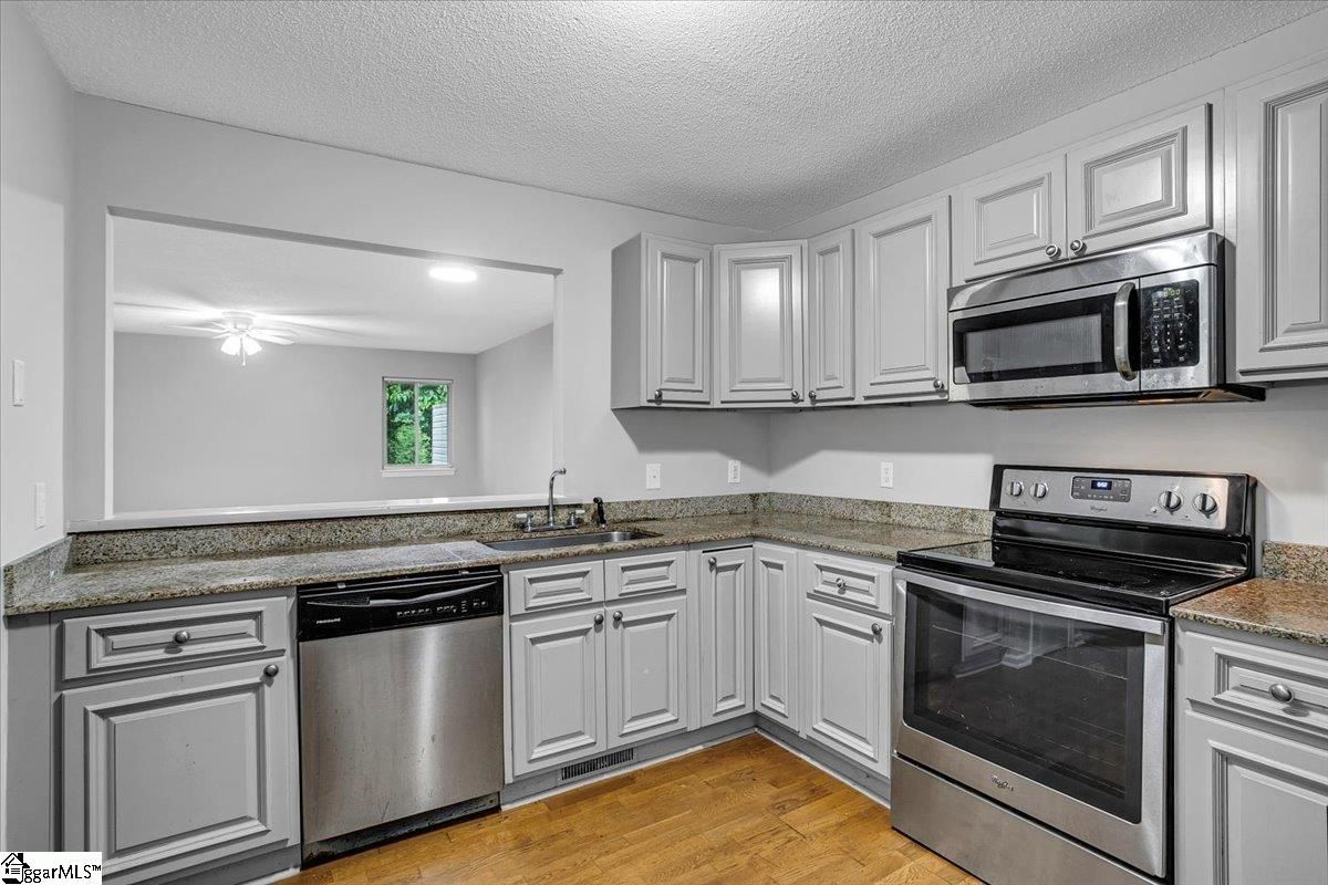 Property image 3 at 100 Buttercup Way, Taylors, SC 29687