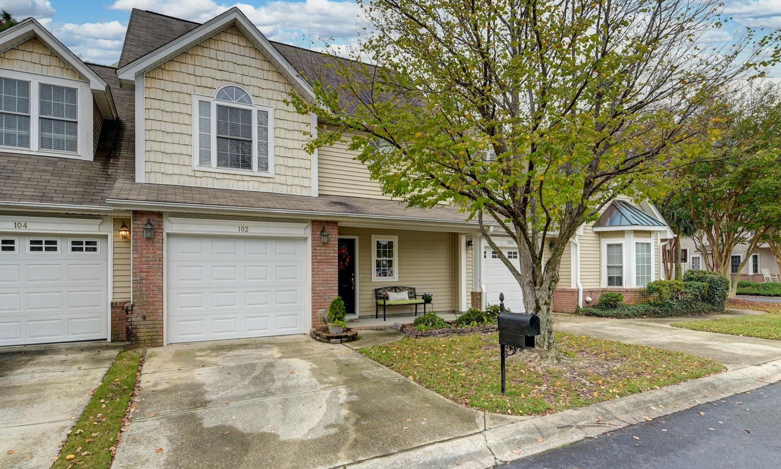 Property image 3 at 102 Summit Square, Columbia, SC 29229