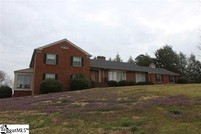 Main image of property at 256 Sheffield Road, Greer, SC 29651