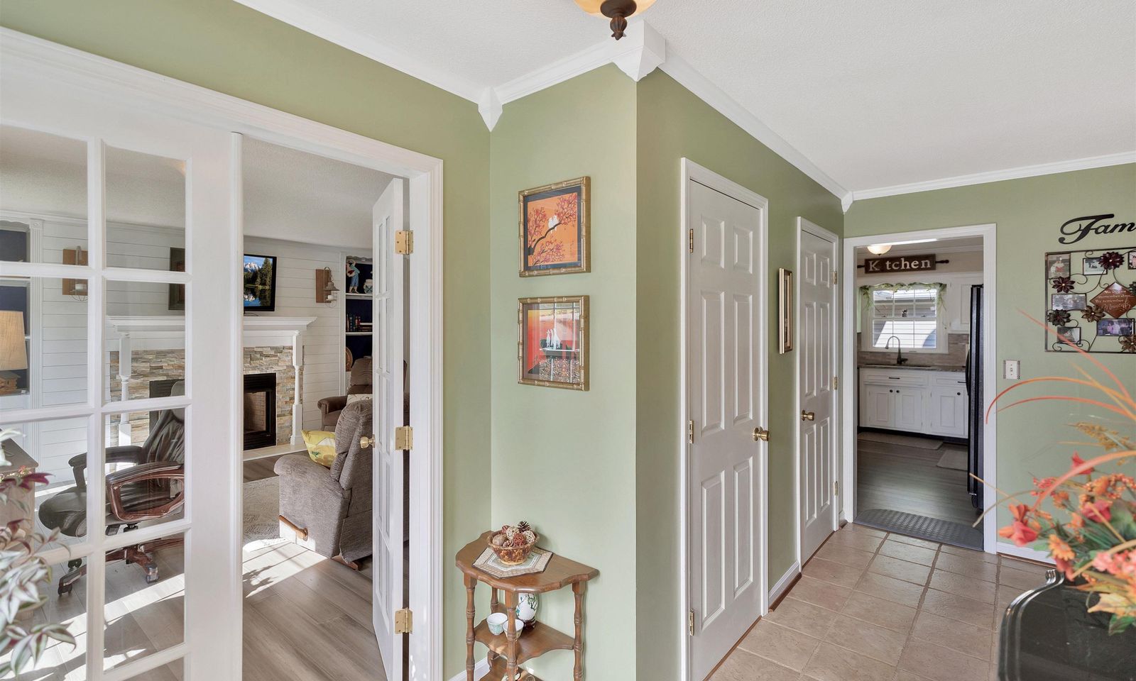 Property image 3 at 313 Delphi Drive, Seneca, SC 29672