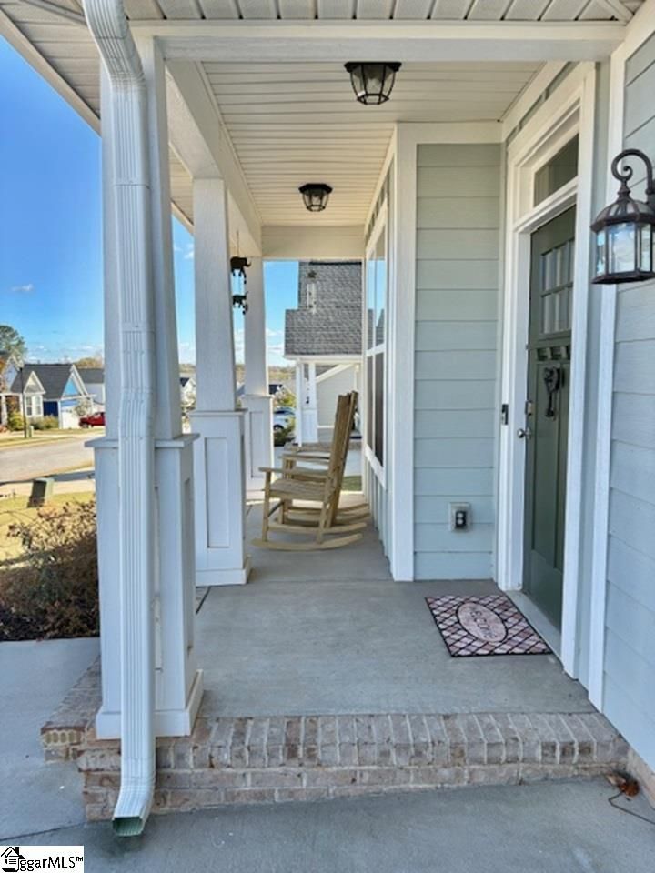 Property image 3 at 210 Daystrom Drive, Greer, SC 29651