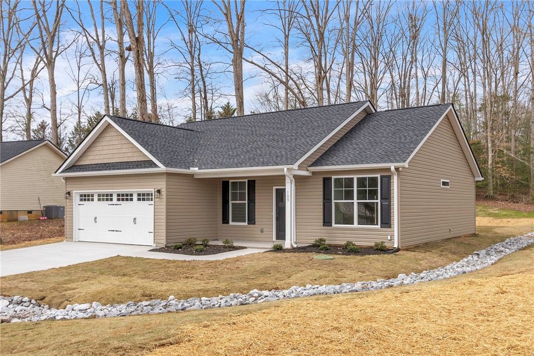 Property image 3 at 109 Brookside Circle, Honea Path, SC 29654