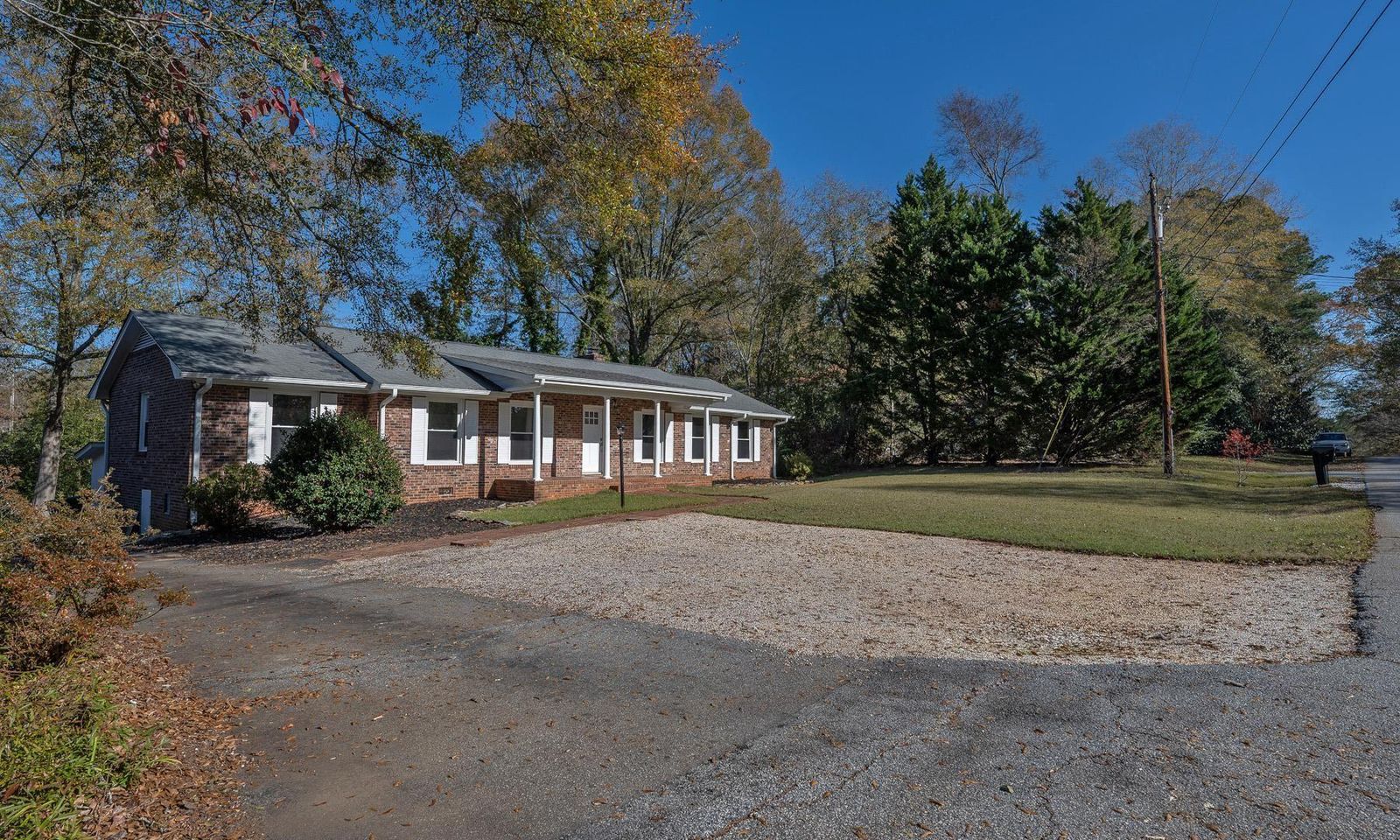 Property image 2 at 206 Westminster Drive, Pendleton, SC 29670