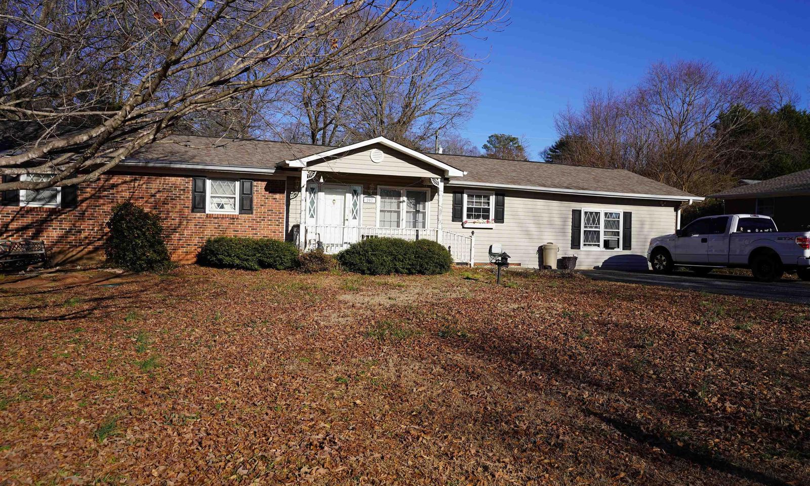 Property image 1 at 207 Highland Road, Duncan, SC 29334