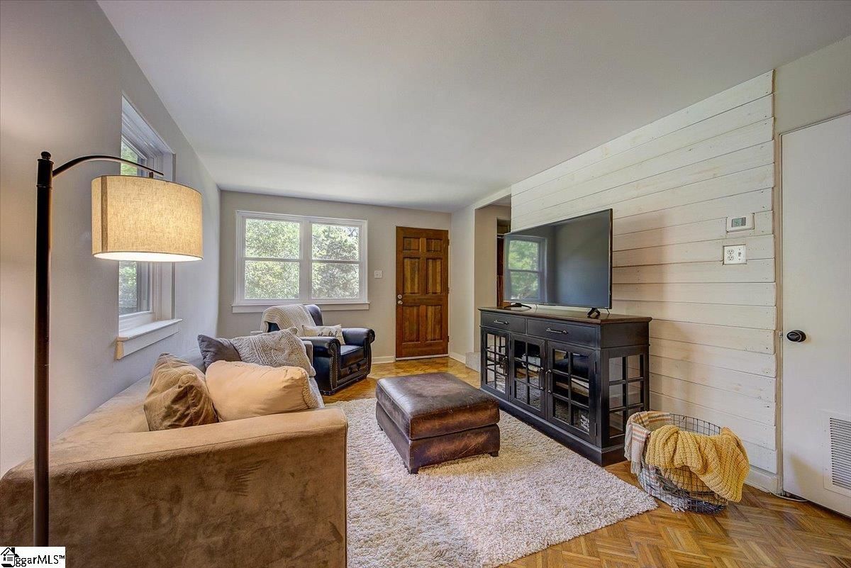 Property image 4 at 52 Faris Circle, Greenville, SC 29605