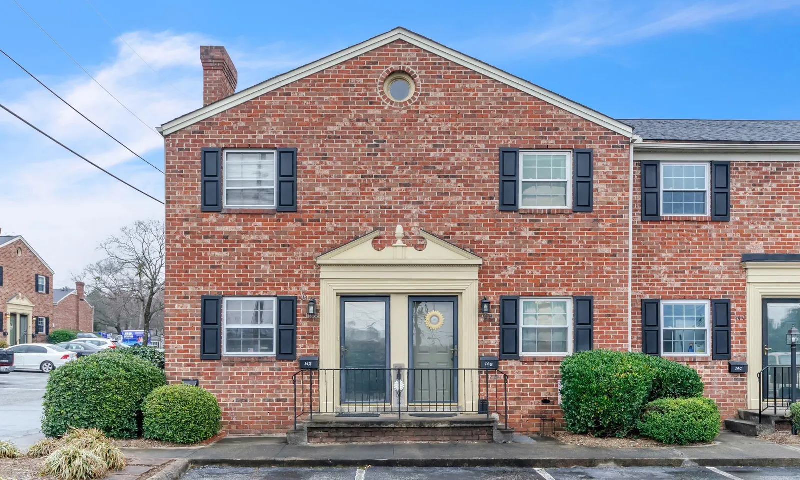 Yorktown Condos, Greenville Community