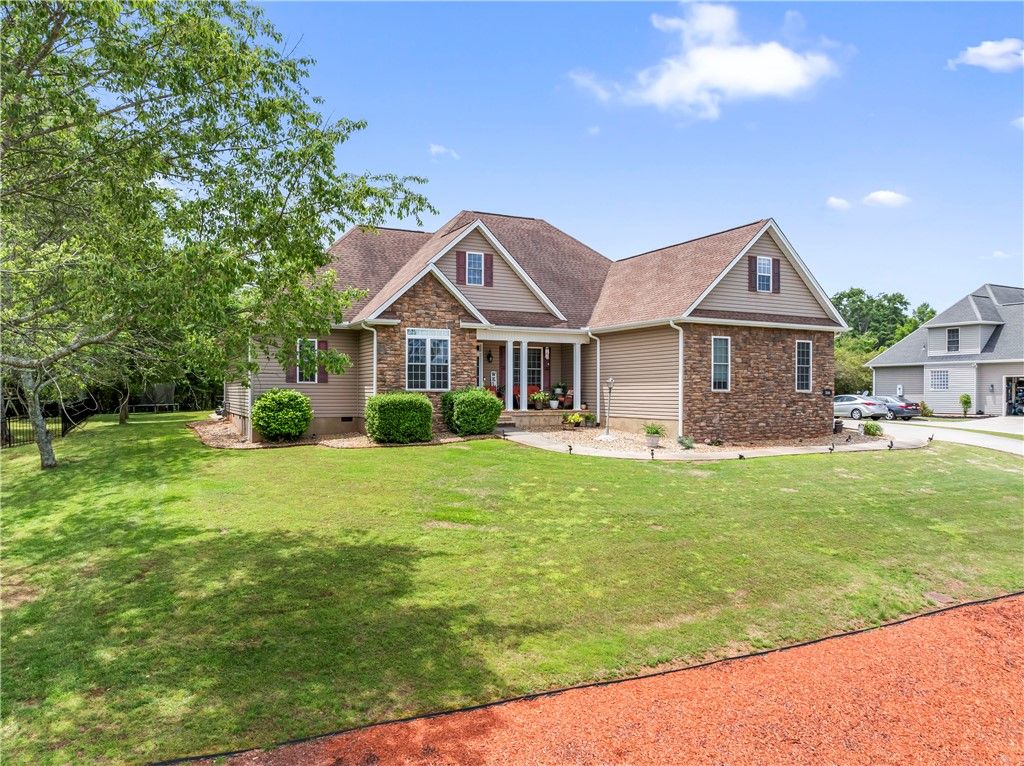 Property image 3 at 516 Serria Way, Seneca, SC 29678