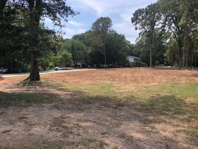 Main image of property at 00 Vineyard Road/Roslyn Drive, Clemson, SC 29631