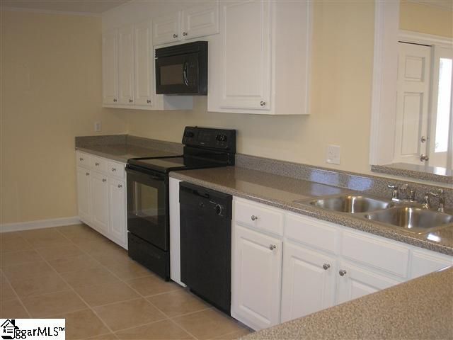 Property image 4 at 19 Two Notch Road, Greenville, SC 29605