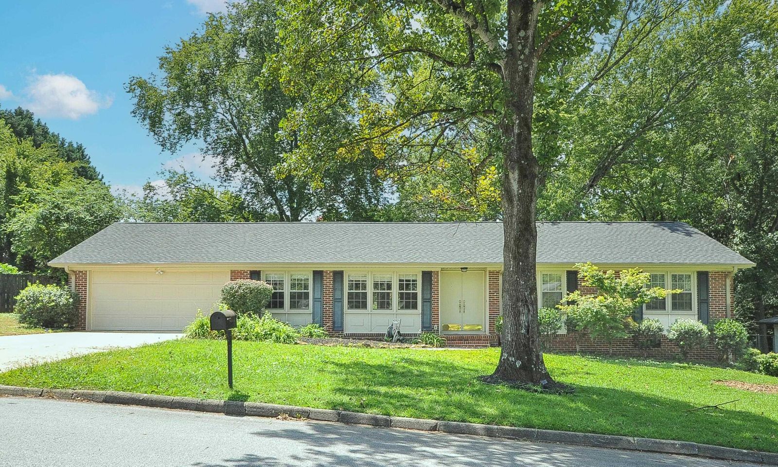 Property image 2 at 204 Sherborne Drive, Greenville, SC 29615