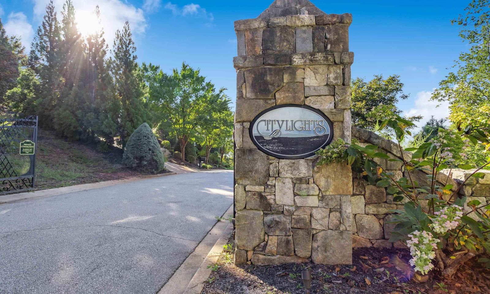 Property image 2 at 18 Tropicana Court, Greenville, SC 29609