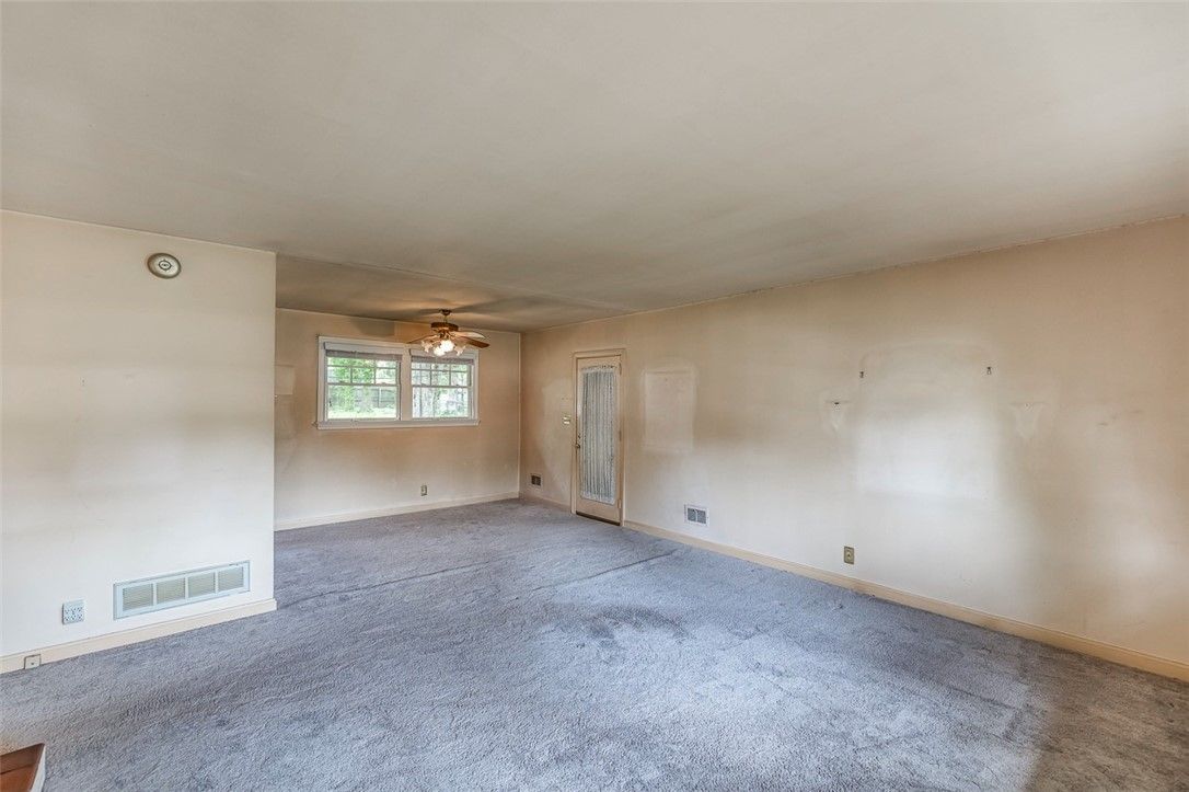 Property image 2 at 25 Lisa Drive, Greenville, SC 29615