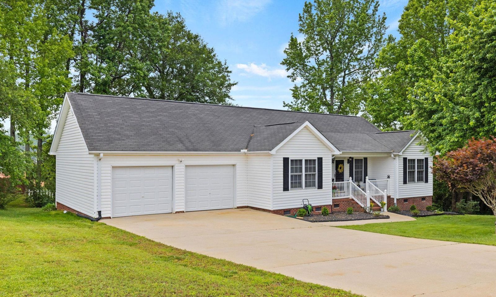 Property image 1 at 415 Alethia Street, Easley, SC 29642