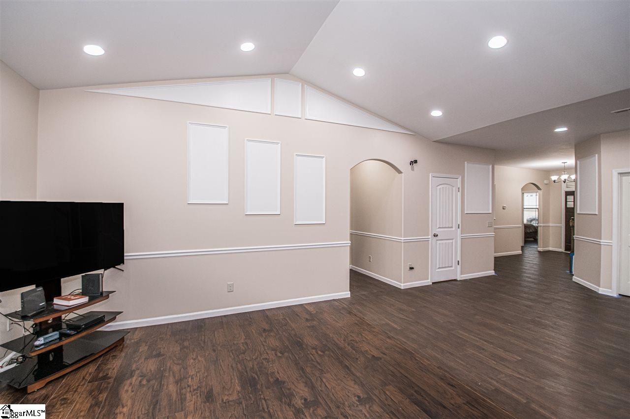Property image 4 at 9 Chartwell Drive, Greer, SC 29650