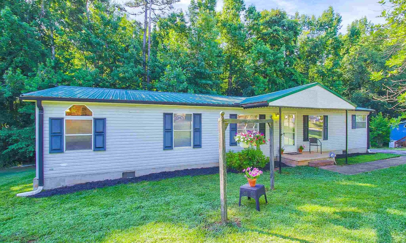 Property image 3 at 131 Sylvan Court, Easley, SC 29640