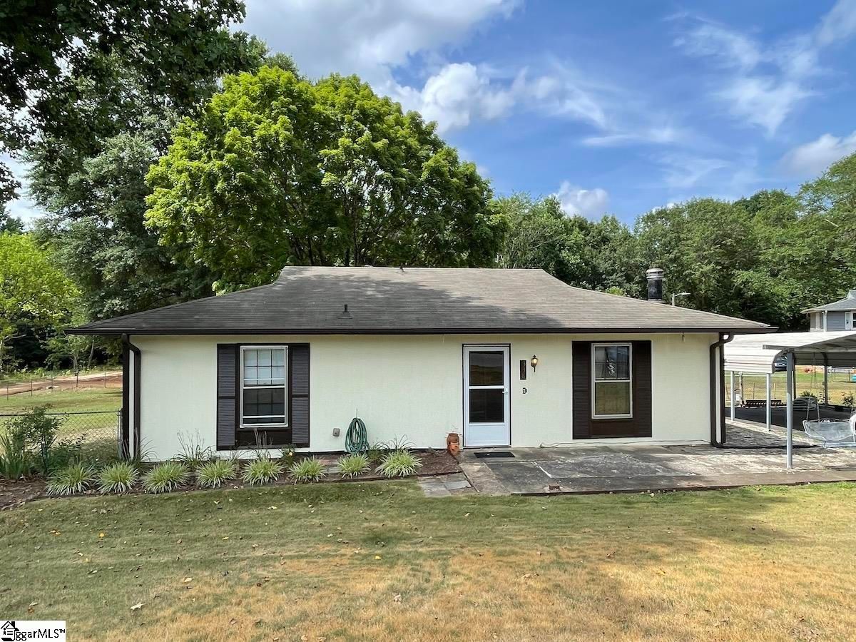 Property image 1 at 338 Millbank Road, Wellford, SC 29385