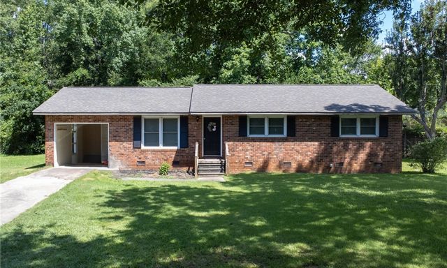 3515 Deerwood Trail