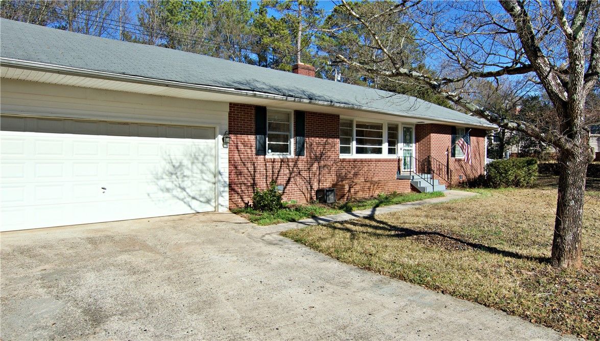 Property image 1 at 222 Bedford Forest Avenue, Anderson, SC 29625