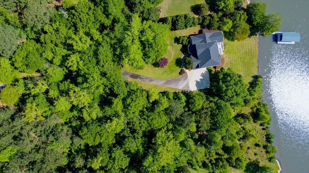 Property image 3 at 730 Eagles Harbor Drive, Hodges, SC 29653