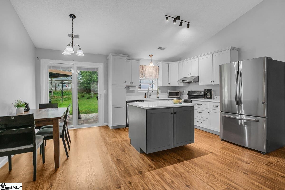 Property image 5 at 11 Fishing Run Court, Taylors, SC 29687