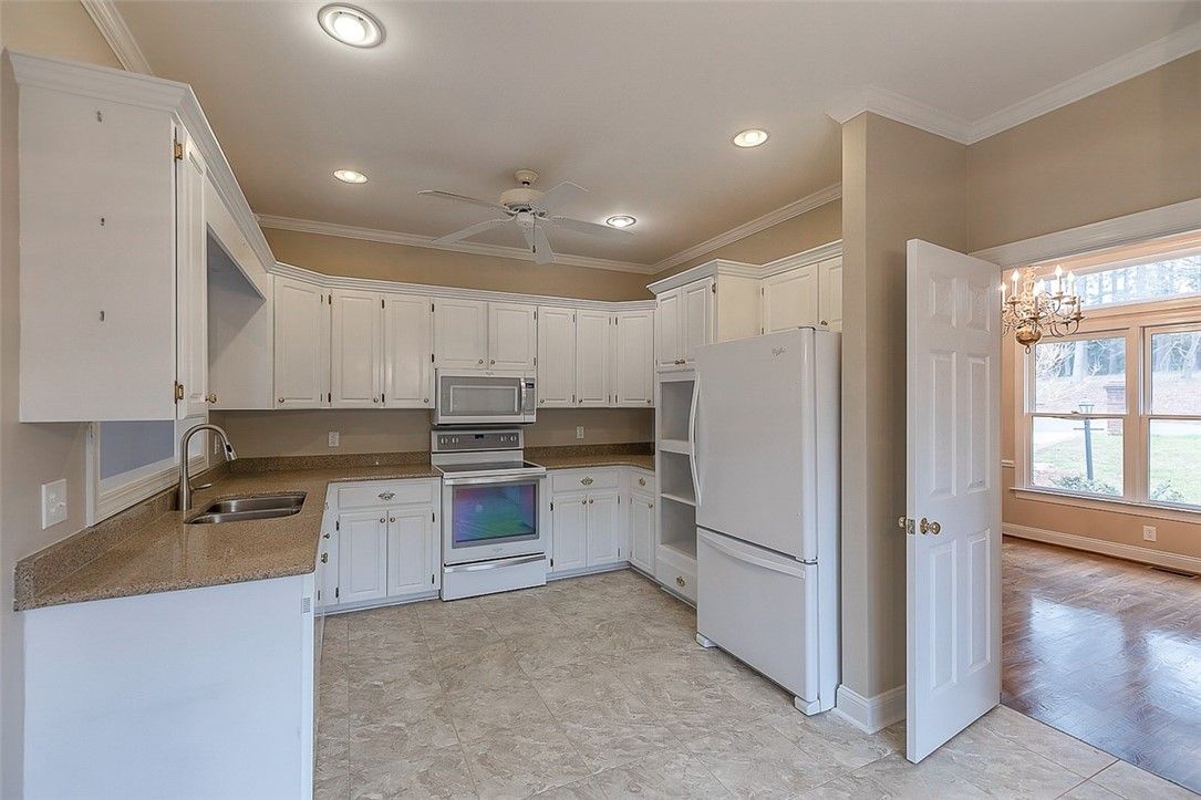 Property image 5 at 102 Wimbledon Court, Greenwood, SC 29646
