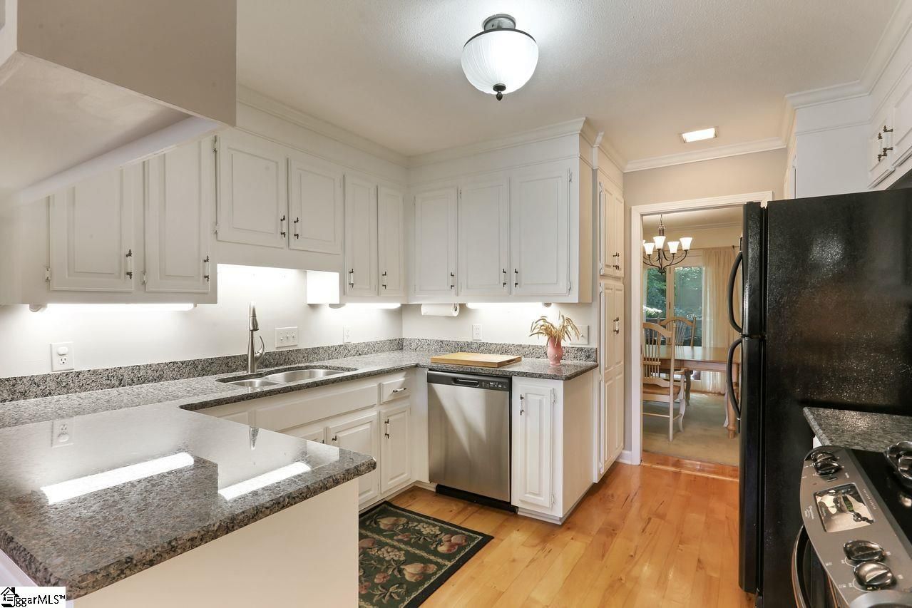 Property image 5 at 220 Ingleside Way, Greenville, SC 29615