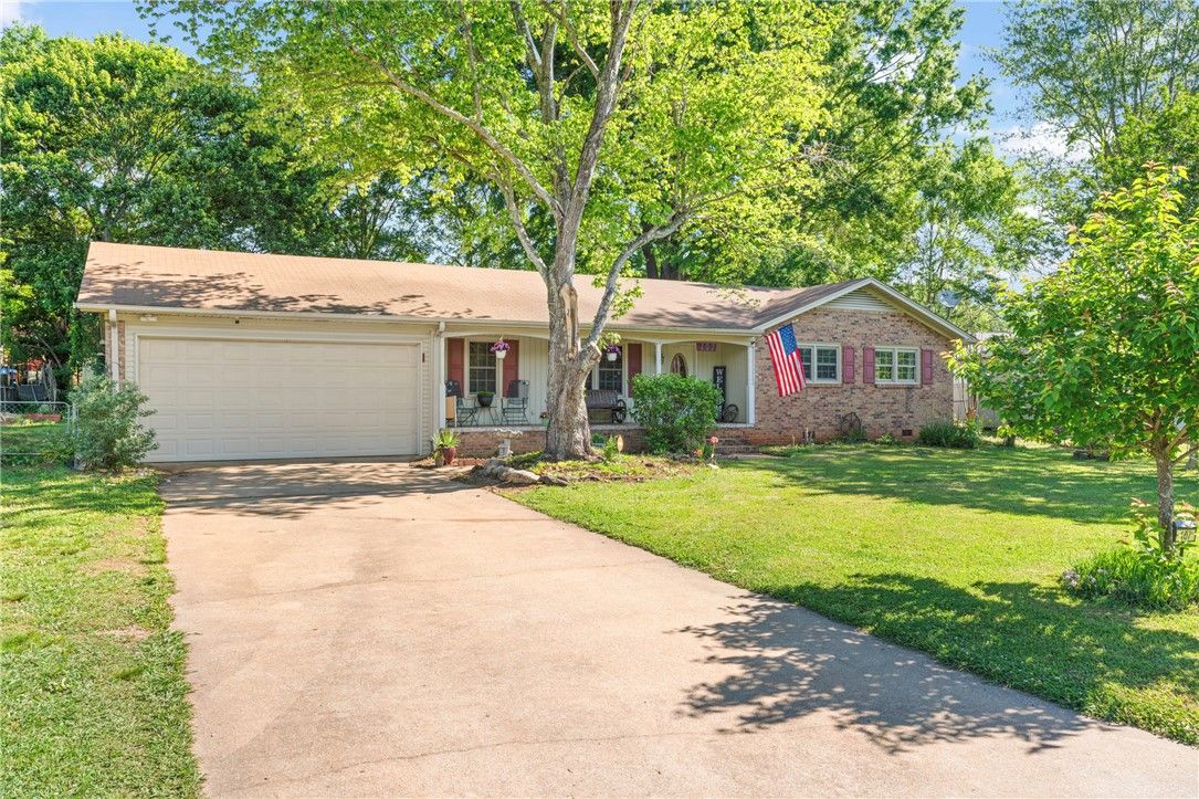 Main image of property at 107 Benjamin Avenue, Greer, SC 29651