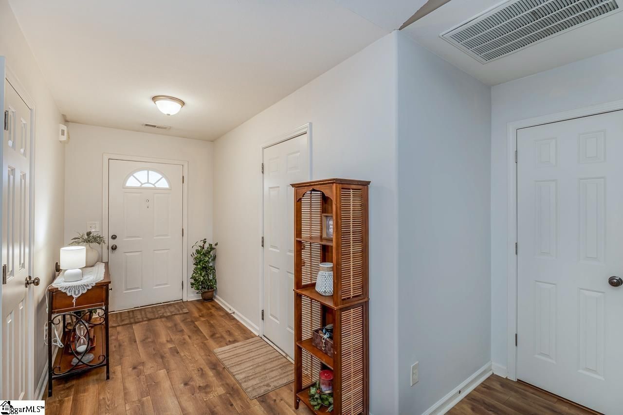 Property image 3 at 100 Feldspar Lane, Greer, SC 29650