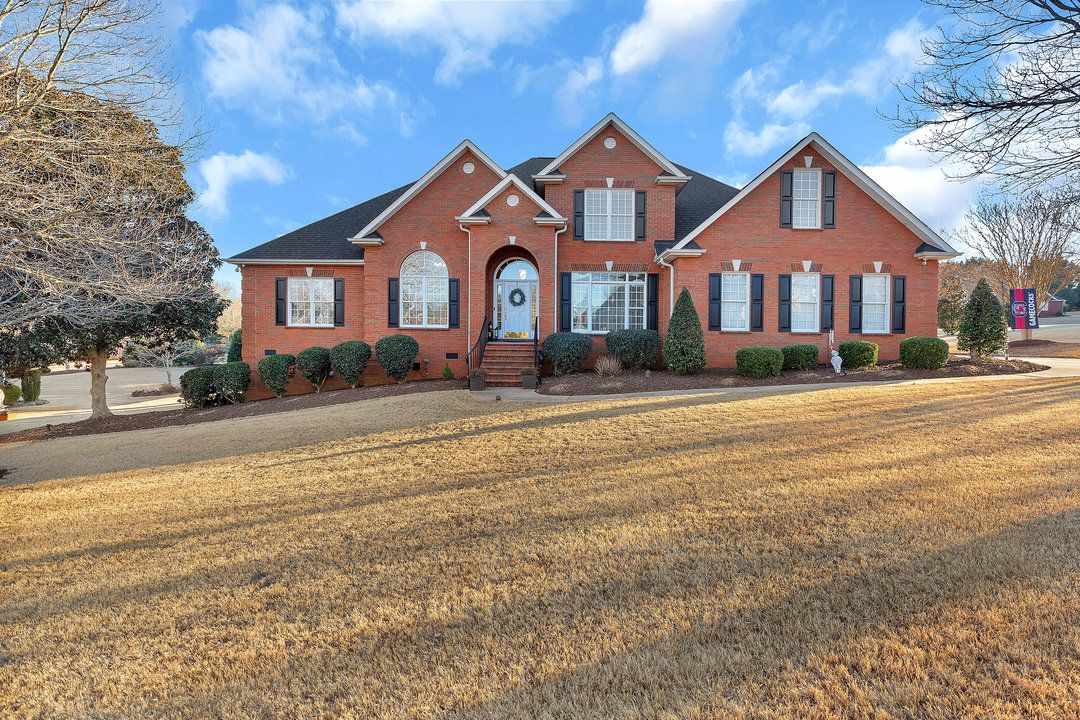 The Meadows, Anderson Community