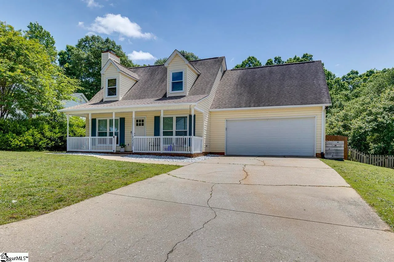 Property image 1 at 221 Twin Falls Drive, Simpsonville, SC 29680