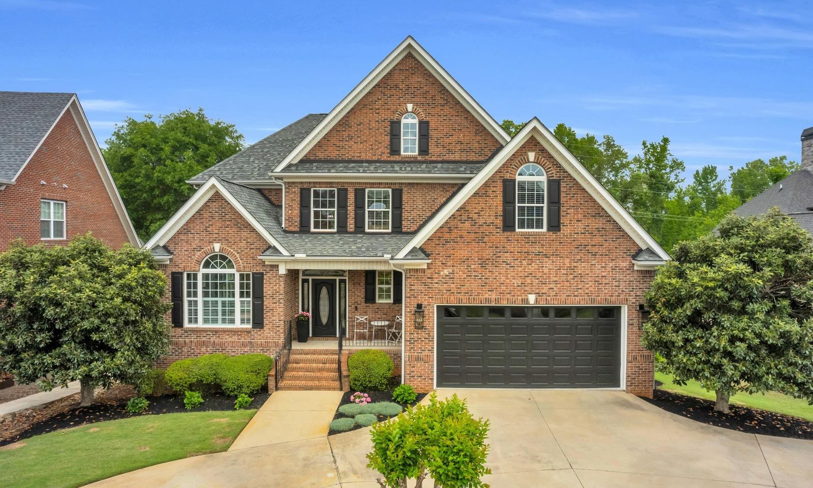 River Oaks, Greer Community