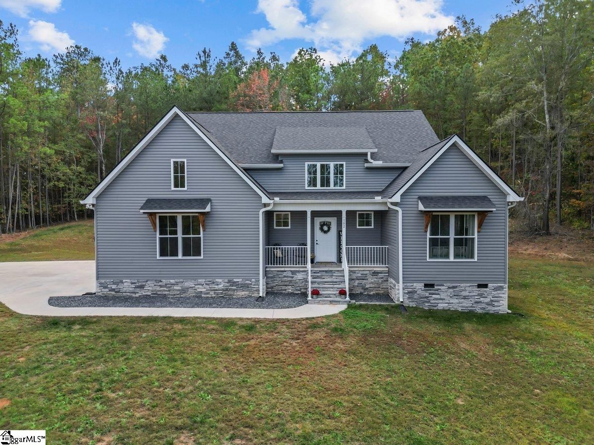 Property image 1 at 102 Splendor View, Pickens, SC 29671