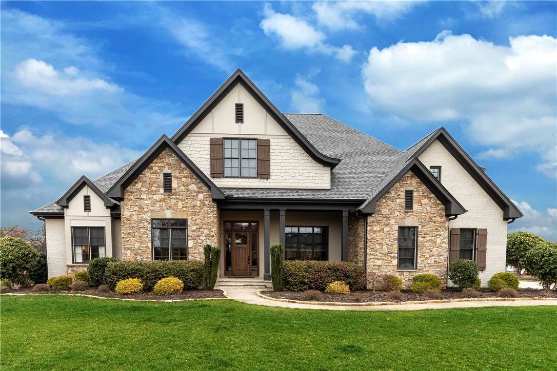 Property image 1 at 523 Chamblee Boulevard, Greenville, SC 29615