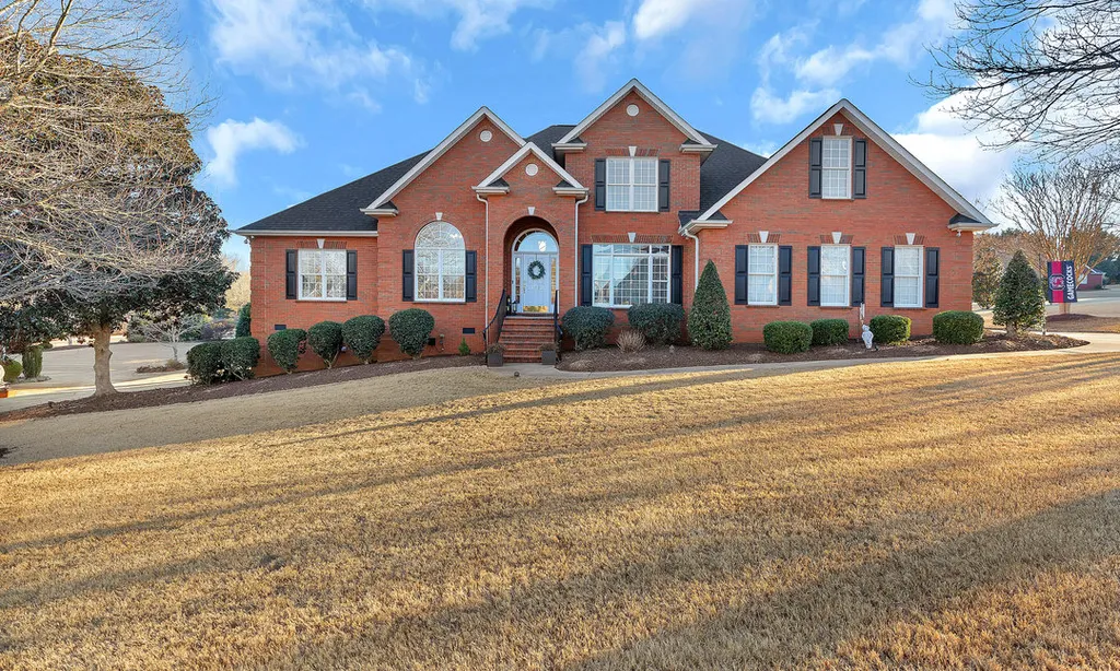 103 Grassy Knoll Way