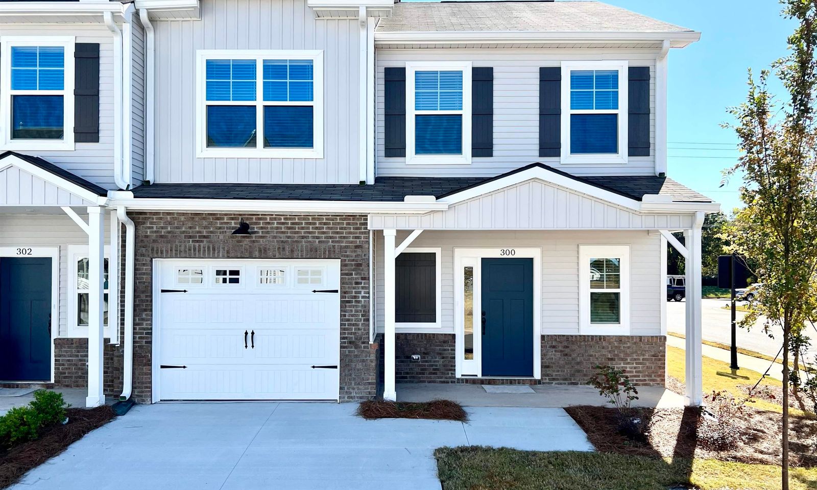 Property image 1 at 300 Hollenbeck Place, Greenville, SC 29607