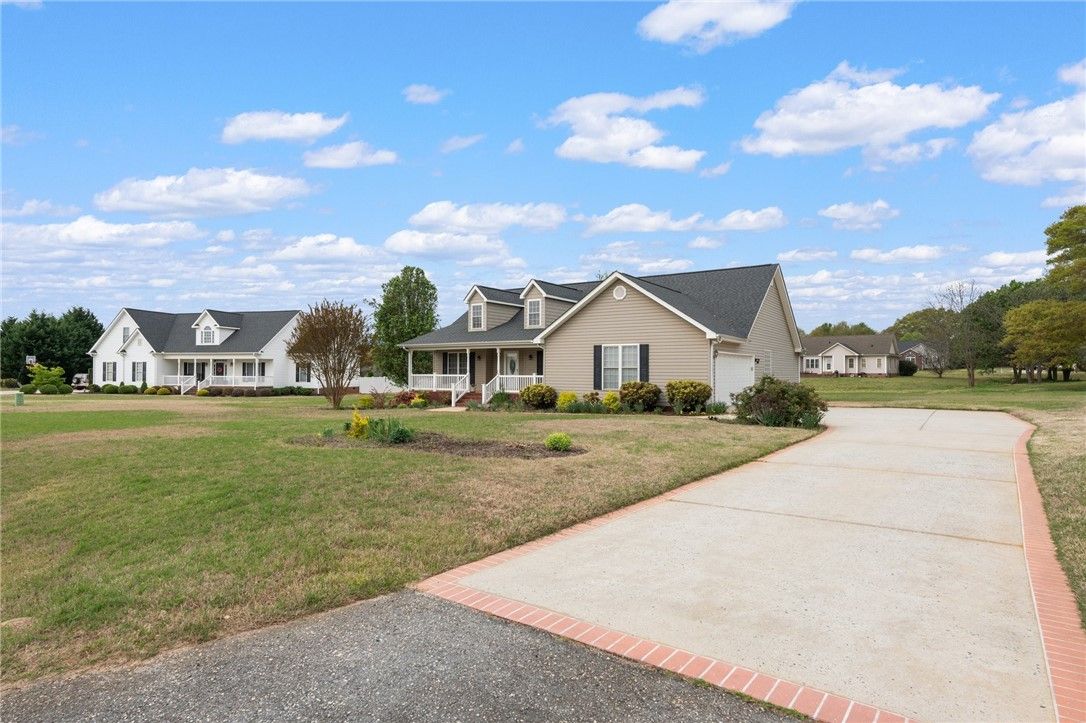 Property image 2 at 102 Sweet Springs, Anderson, SC 29625