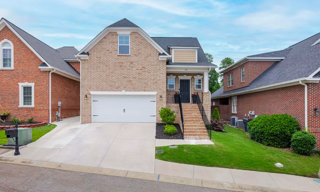 304 Silver Palm Drive