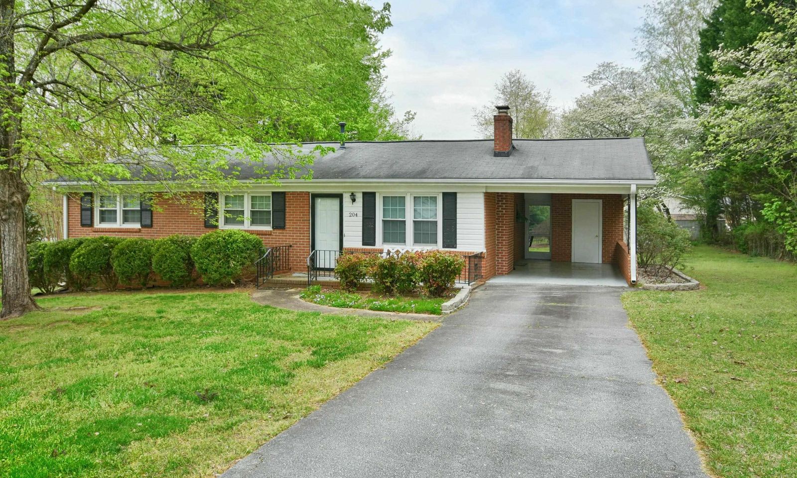 Property image 3 at 204 Sylvia Road, Easley, SC 29642
