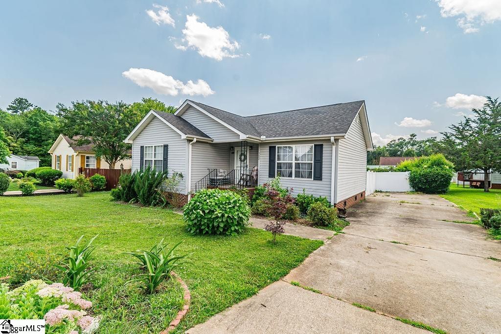 Property image 2 at 302 Alice Avenue, Greenville, SC 29611