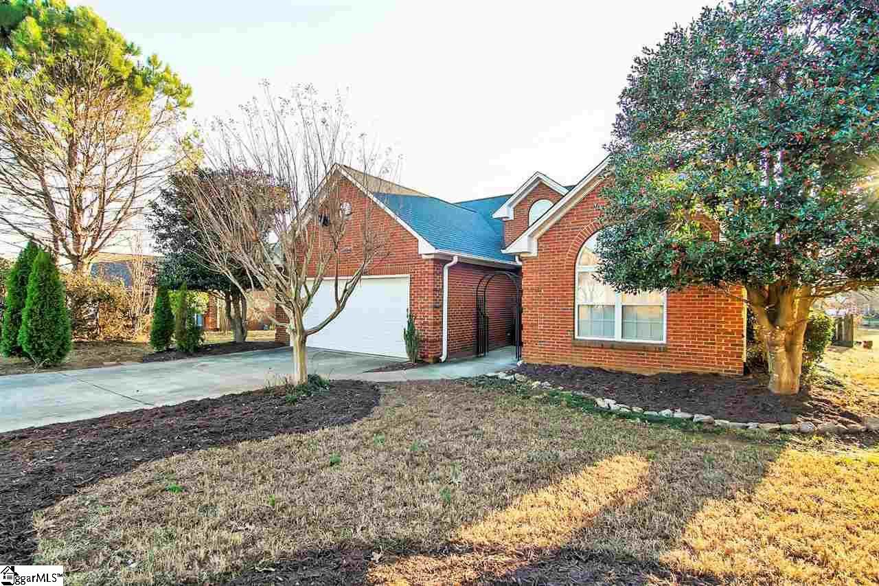 Property image 2 at 311 Glen Crest Drive, Moore, SC 29369