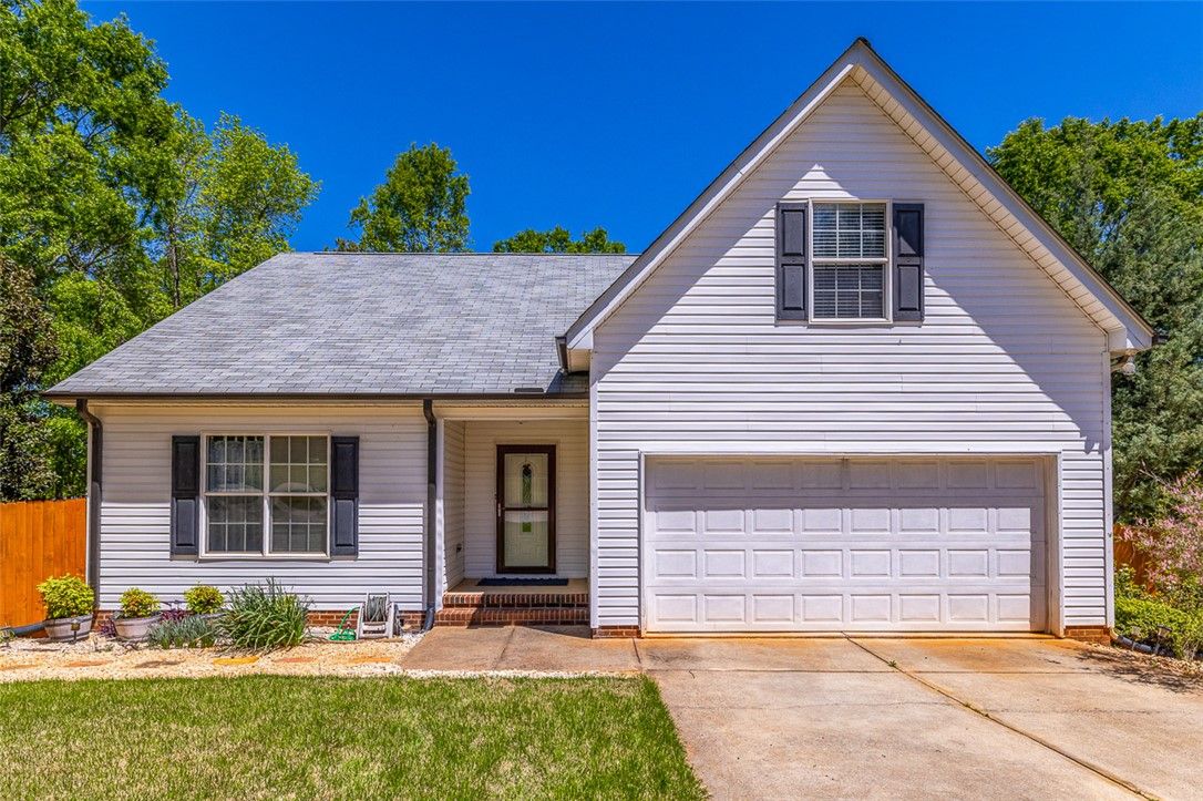 Main image of property at 14 River Run Court, Greenville, SC 29605