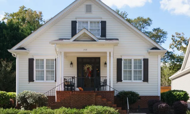 208 Chessington Lane