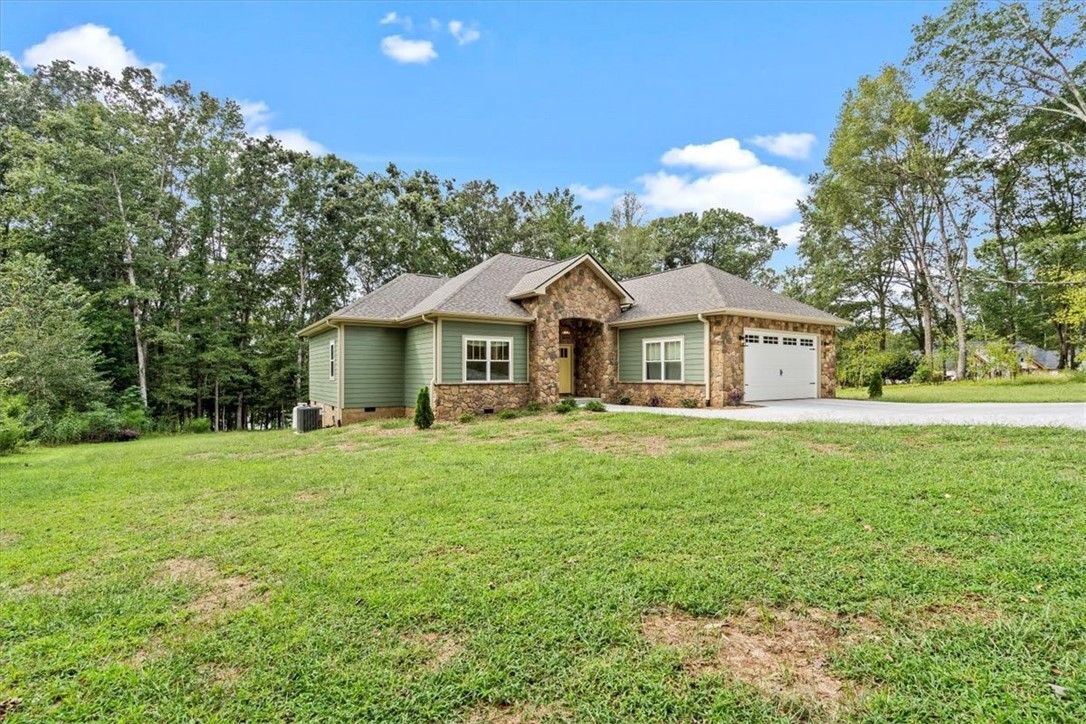 Property image 2 at 101 Lake Terrace, Townville, SC 29689