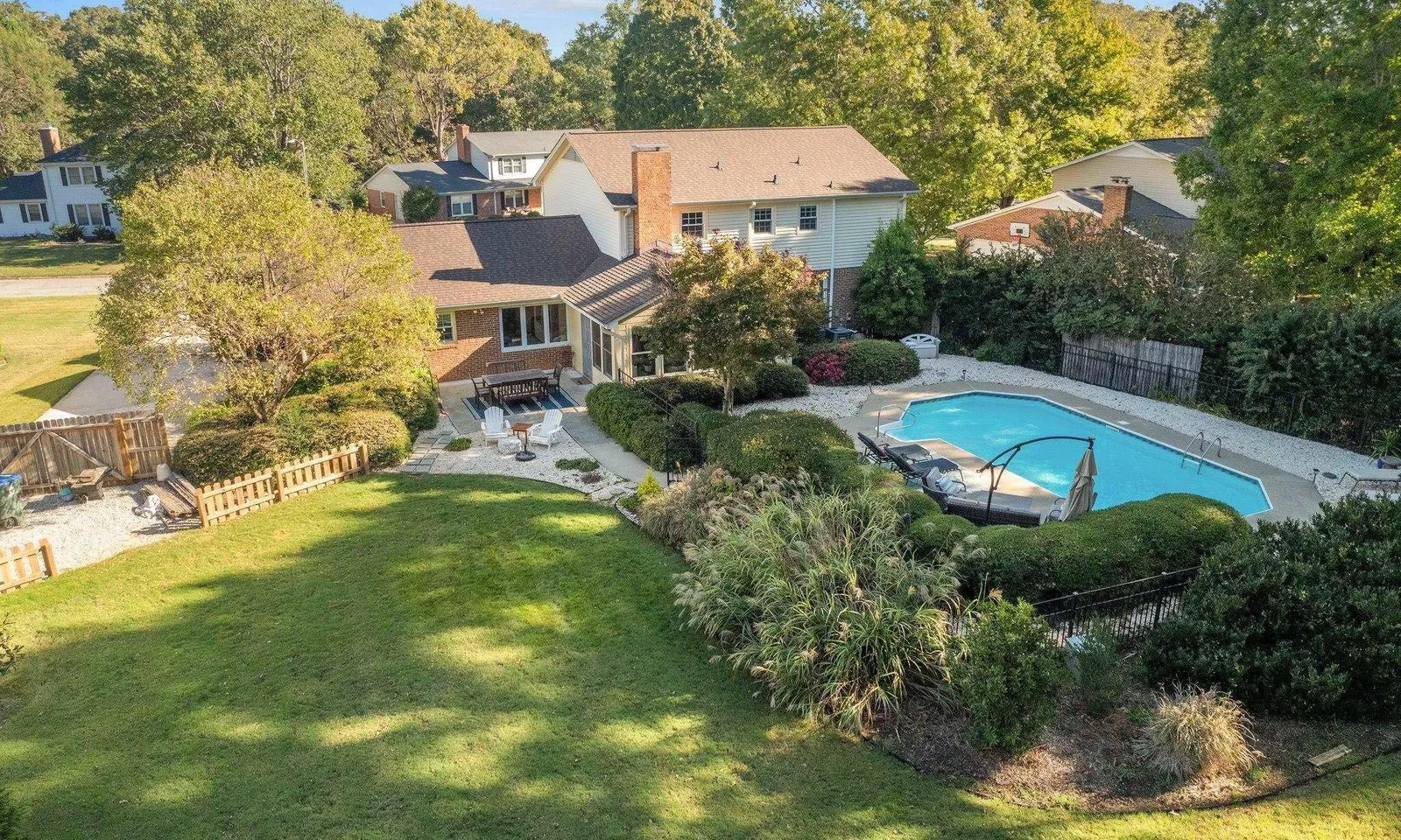 Poinsettia, Simpsonville Community