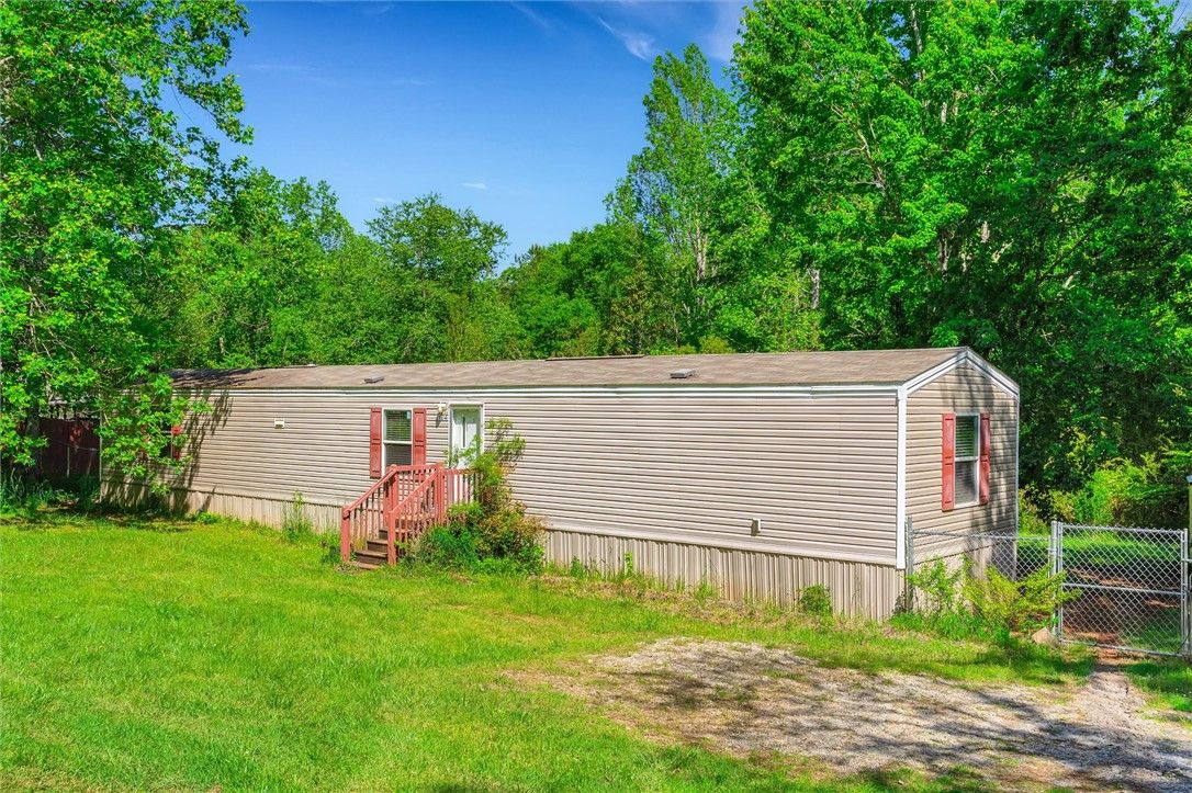 Property image 2 at 104 Sunny Lane, Pickens, SC 29671