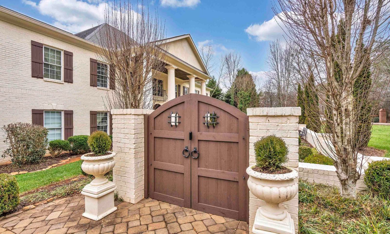 Property image 3 at 12 Woodvalley Court, Greenville, SC 29617