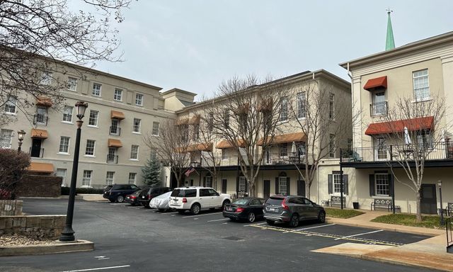 100 W Court Street