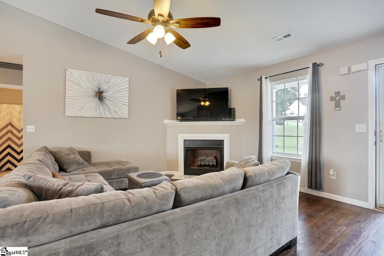 Property image 4 at 4 Novatak Court, Greenville, SC 29605