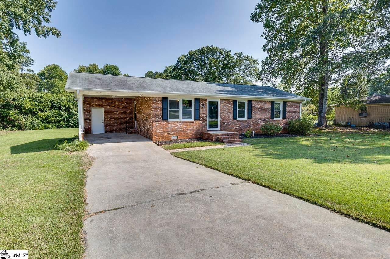 Property image 3 at 103 Truman Street, Easley, SC 29642
